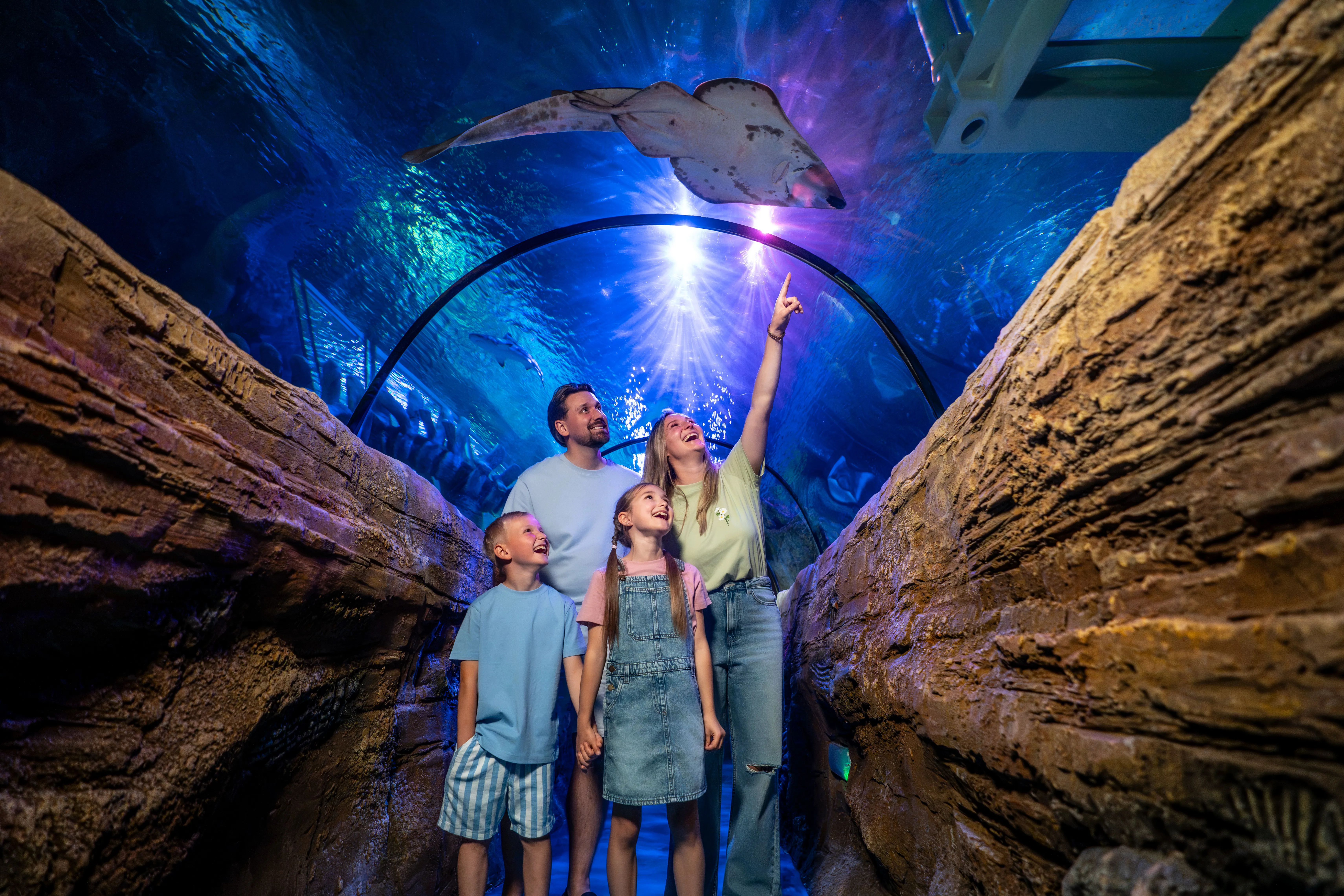 Ocean Tunnel Lifestyle (4)