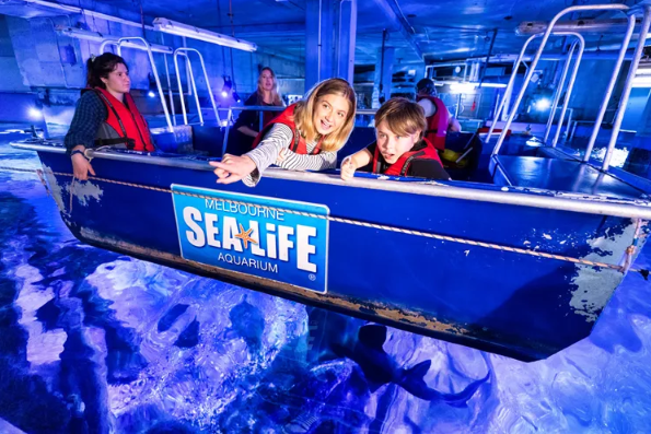 glass bottom boat tour melbourne aquarium